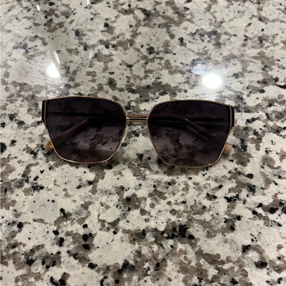 Ted Baker Sunglasses - Picture 1 of 3